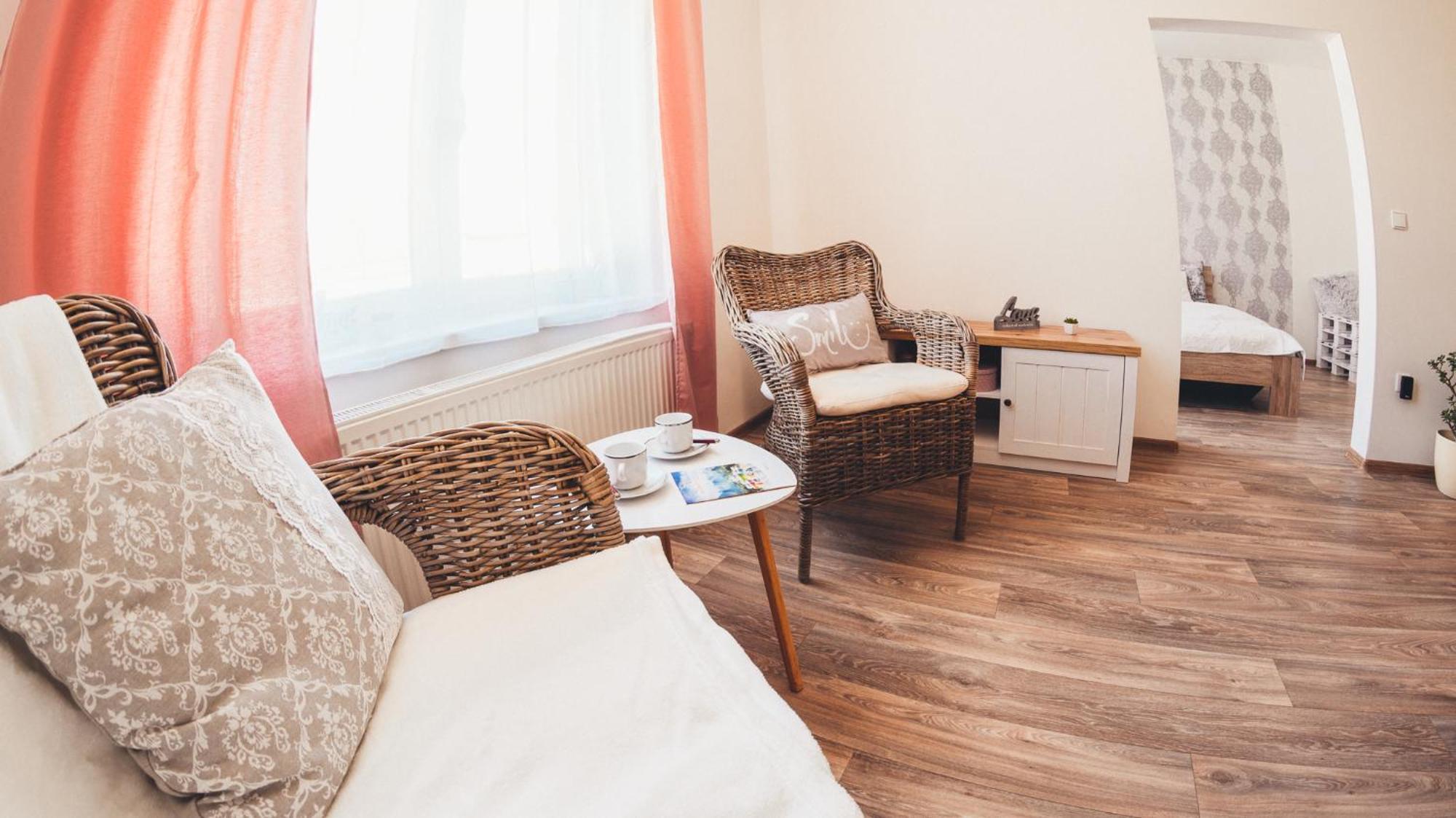 Stylovy Apartman V Centru Nachoda Exterior photo